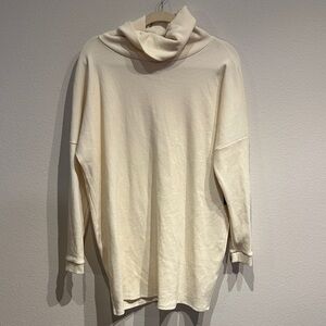 NWT Lulu's Ivory Knit Turtleneck‎ Size Medium